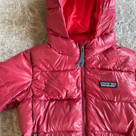 Patagonia 4T Down Jacket. - Picture 2 of 3